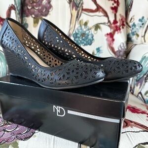 New Directions Black Wedge Shoes